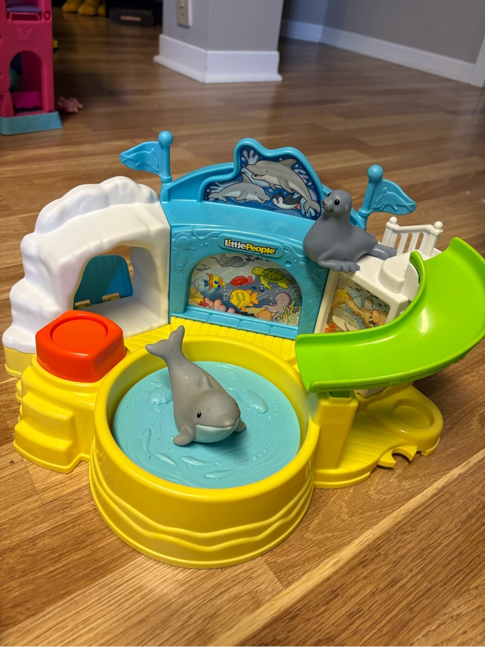 Fisher Price Little People Aquarium Visit Toy Play Set Spin Feature 2014